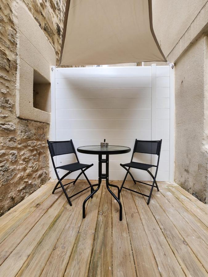Climatise Avec Cour Prive En Rez-de-chaussee Centre Historique Apartment *